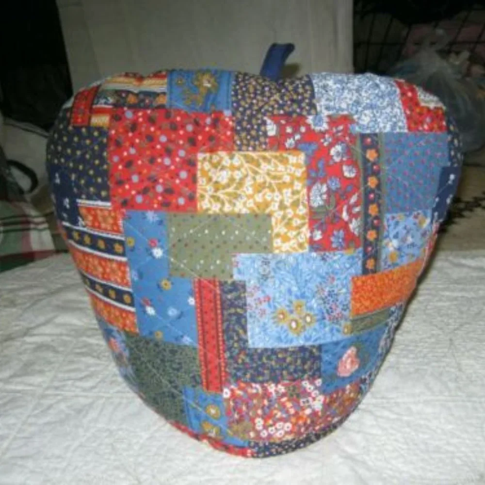 Patchwork Patterned Tea Cozy - Picture 1 of 2